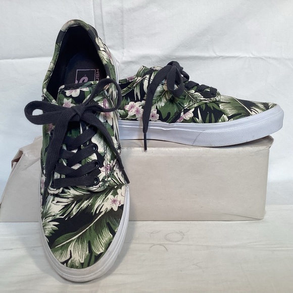 Vans Shoes - Vans Tropical Floral Ultracush Green and Black Canvas Sneakers Women’s size 10